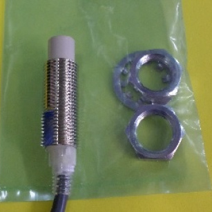 รหัส SSE002 Proximity Sensor ตรวจจับเหล็ก ระยะ 5mm. 12-24vdc. มีรุ่นให้เลือก ดังนี้ E2E-X5ME2-Z E2E-X5MF1-Z E2E-X5MF2-Z E2E-X8MD1 คลิกดูรายละเอียด >>