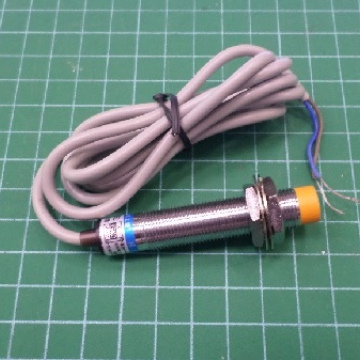 รหัส SSE004 Proximity sensor Type: LJ12A3-4-Z/BX,BY ขนาด 12mm. Input: AC/DC ตรวจจับเหล็ก(โลหะ) คลิกดูรายละเอียด>>