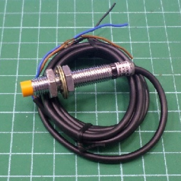 รหัส SSE003 Proximity sensor ขนาด 8mm. ระยะตรวจจับ 2mm.Type: LJ83-2-Z/BY Input มี AC/DC ตรวจจับเหล็ก (โลหะ) NPN,PNP คลิกดูรายละเอียด>>