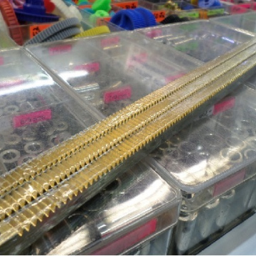 รหัส SGA026 เฟิองสะพานทองเหลือง ยาว 60 cm. ร่อง 4mm. ขนาด1x1cm. คลิกดูรายละเอียด>>